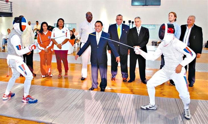 Distrito Asume Delantera del Campeonato de Esgrima