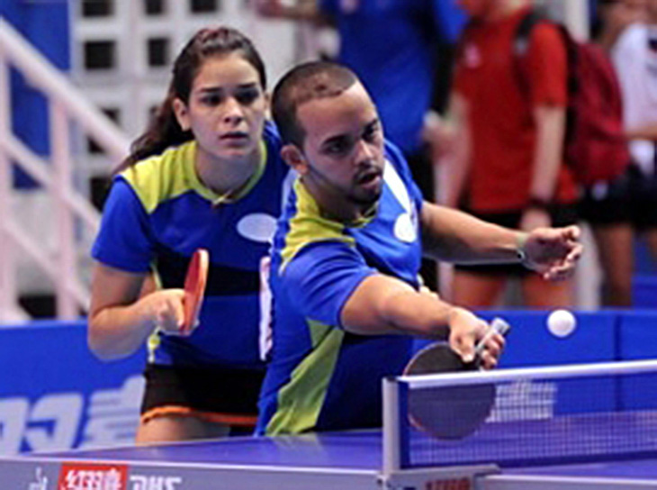 Brito y Vila Obtienen Victorias en Campeonato Tenis de Mesa