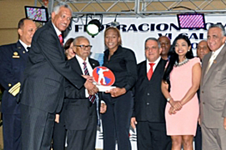 Yenebier Guillén es Premiada Como 'Boxeadora del Año'