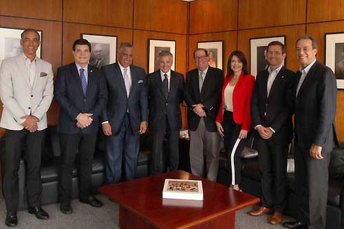 Vicepresidente del Comité Olímpico Internacional se reúne con